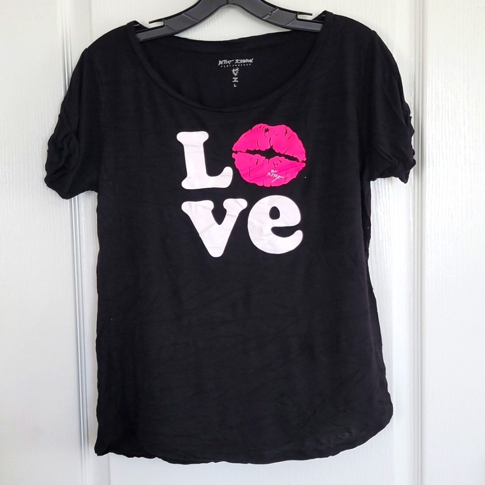 🖤 Betsey Johnson Performance shirt